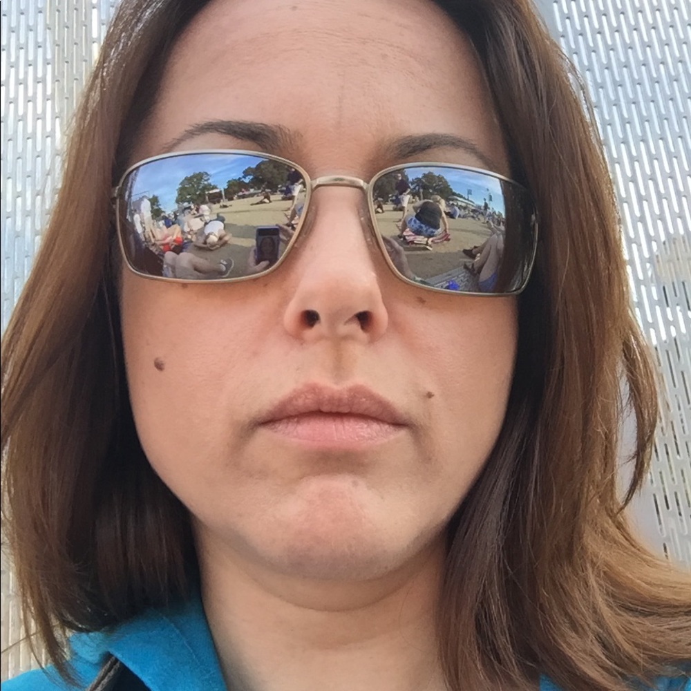 Meet your Posher, Alexandra